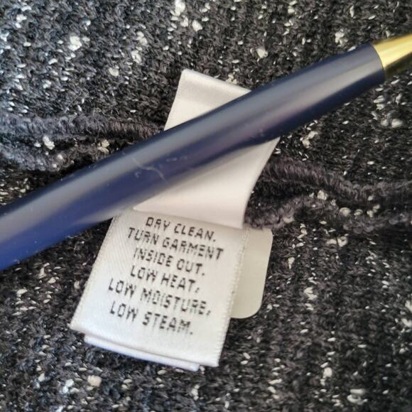 St. John Tweed Pencil Skirt Black White Wool Rayon Blend Side Zip Women 4 - Picture 12 of 12